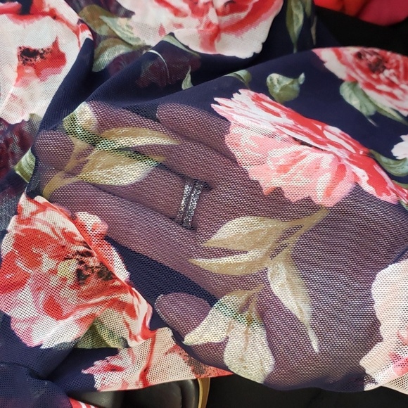 Mikey & Joey NWT Short Sleeve Floral Mesh Bodysuit, Small - Picture 5 of 7